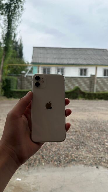 айфон се бу цена: IPhone 11, Б/у, 128 ГБ, Белый, Чехол, 73 %