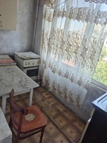 Mənzillərin satışı: Azadliq metrosuna yaxin 5/5 mertebesinde 1 otaqli ev 350