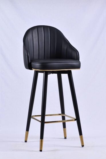 Ofis dəst mebeli: Ofis mebel dəsti Tərkib: - İş masası: ağ üst səth, qara metal karkas; — 7