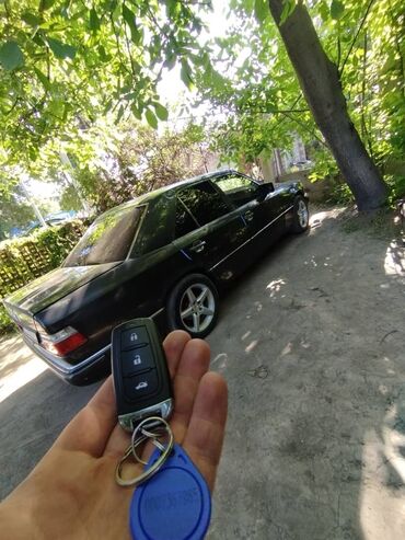 мерс легковой: Mercedes-Benz E 230: 1990 г., 2 л, Механика, Бензин, Седан