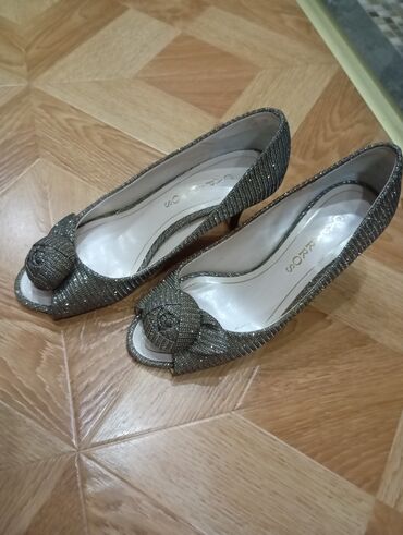 zenake patike br: Pumps, 39