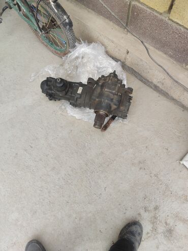 Другие детали рулевой части: Представляем рулевой редуктор с каталожным номером 0020. Эта деталь — 4