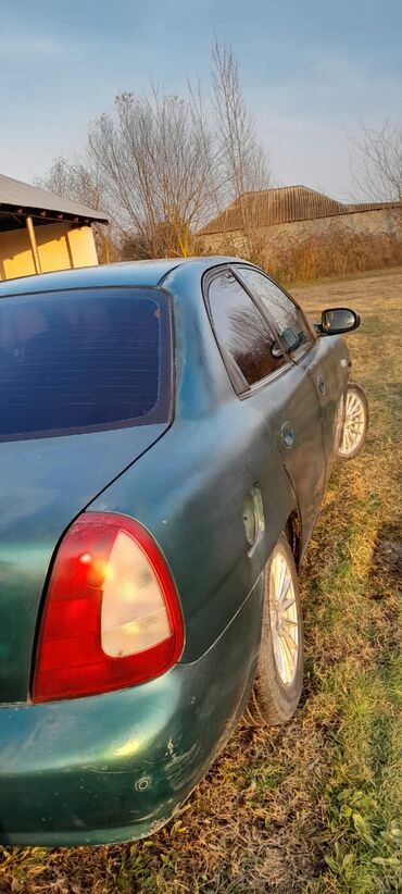 Daewoo: Model: Daewoo Nubira sedan (yaşıl rəng) Kuzov: 4 qapılı, sedan — 8
