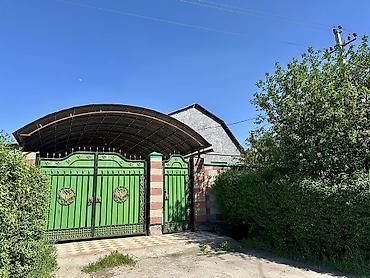 Продажа коттеджей и домов: Продается дом в ж/м Ак-Орго ул. Гагарина / Жетиген Общая площадь — 2