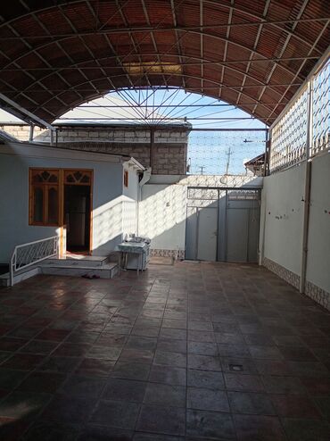 Köhnə tikili: Gəncə, 4 otaqlı, Köhnə tikili, 180 kv. m -da lalafo.az — 4 Köhnə tikili: Gəncə, 4 otaqlı, Köhnə tikili, 180 kv. m — 4