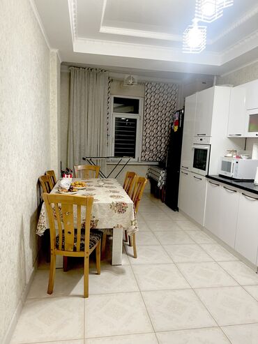 нижня аларча: 3 комнаты, 96 м², 8 этаж, Косметический ремонт