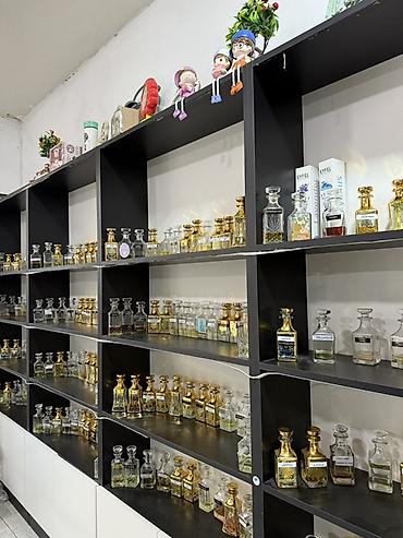 Оборудование для магазинов: Hazir biznes satilir. Kohne guneslide yerlersir. Icerisinde ayaqqabi — 1