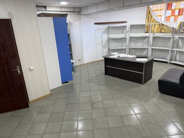 сдаю место цум: Сдаю Офис, 20 м², В жилом комплексе, С отдельным входом, С отдельным сан узлом