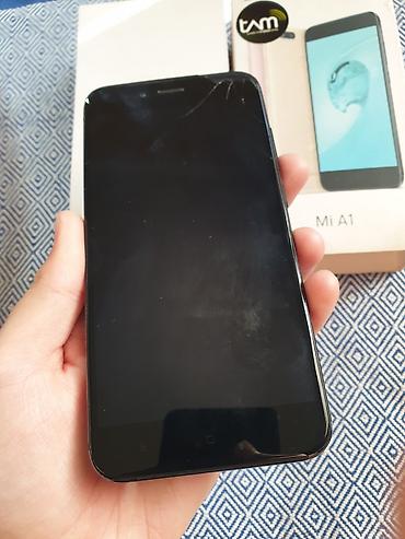 Xiaomi: Xiaomi, Mi A1, Б/у, 64 ГБ, цвет - Черный, 1 SIM — 3