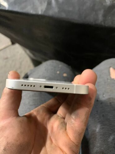 Apple iPhone: IPhone 12, Б/у, 64 ГБ, Белый, Защитное стекло, Чехол, 76 % — 3