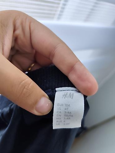 Jakne, kaputi i prsluci: Dečija jakna H&M – bomberka. Velicina 3-4 godine. Cena 800 din — 2
