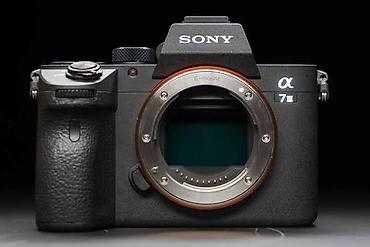 sony video: Sony Alpha a7 III (ILCE-7M3) full-frame mirrorless fotoaparat gövdəsi — 1