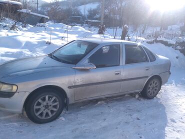 Opel: Opel Vectra: 1996 г., 2 л, Механика, Бензин, Седан