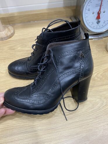 Gležnjače: Gležnjače, Antonella Rossi, 38 — 1