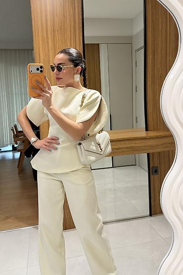 Kompleti: 2800💋
Li — 8