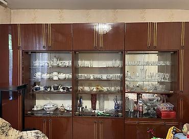 стенка зал: Стенка-шкаф, Тип стенки-шкафа: Советская, Для зала, Б/у, Особенности: Для хранения посуды — 1