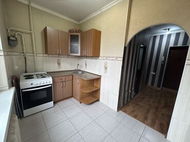 без хозаин квартира: 1 комната, 35 м², 105 серия, 4 этаж, Косметический ремонт