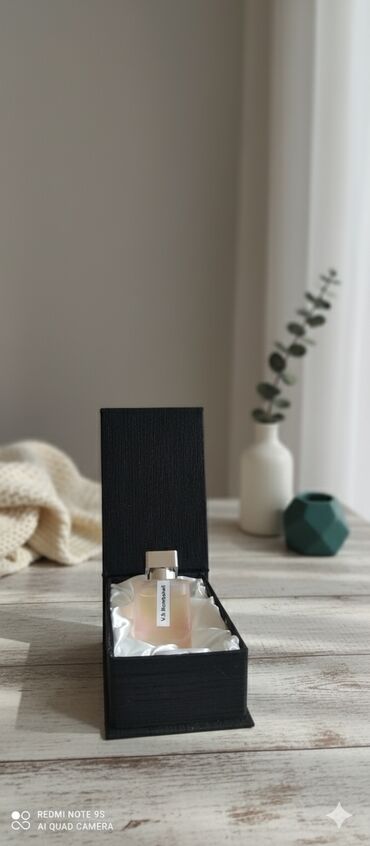 Ətriyyat: Müxtəlif dizaynlarda ətir koleksiyası - Megamare – qızılı, dairəvi — 4