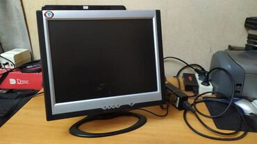 lcd monitor: KAMERA USTALARININ NƏZƏRİNƏ! LCD MONİTOR 15 düym ekrandır. Əla