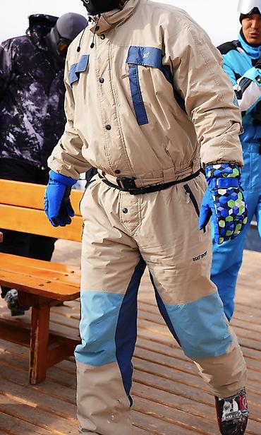 джинсы черные: Комбинезон, Ecco, 2XL, Б/у, С утеплителем, Вентиляционные клапаны, Манжеты на рукавах, Внутренние и внешние карманы — 2