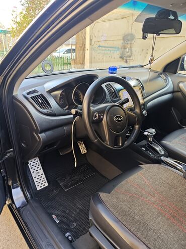 Kia: Kia Cerato: 1.6 l | 2011 il Sedan — 9