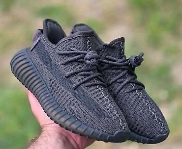Yezzy
Cena 4000dinara
 Br 36-41
💋
