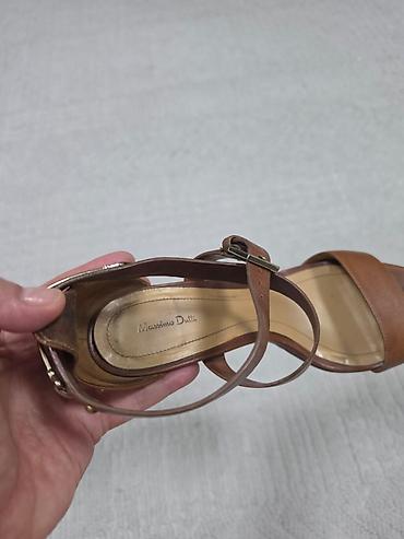 Сандалдар жана шлепкалар: Босоножкалар, 39, Massimo Dutti, Колдонулган, түсү - Күрөң, Өзү алып кетүү — 3
