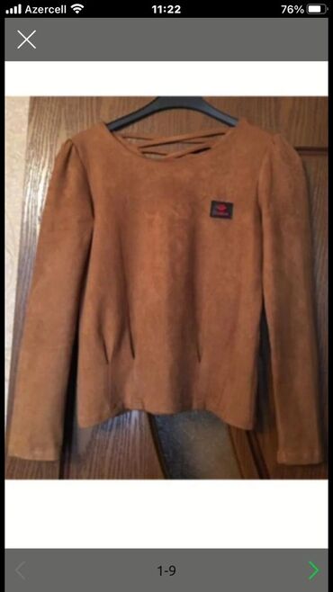 Köynək və bluzalar: Qadın geyimləri dəsti – 4 ədəd bluz/sviter Her biri 4 manatdır — 6