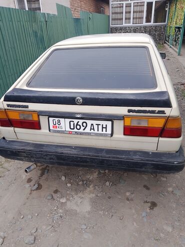Volkswagen: Volkswagen Passat: 1986 г., 1.6 л, Бензин, Хэтчбэк — 3