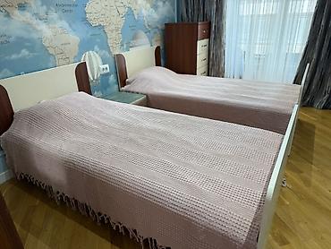 tek krafat: Uşaq/yeniyetmə otağı üçün mebel dəsti Tərkibi: - 2 ədəd tək nəfərlik — 3