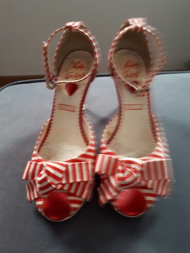 zenske jesenje jakne: Sandals, 37