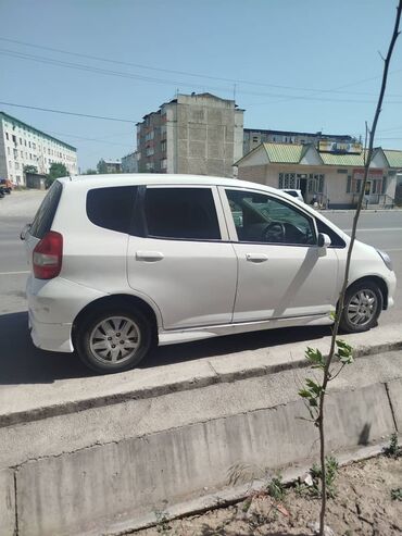 Honda: Honda Fit: 2003 г., 1.3 л, Автомат, Бензин, Седан