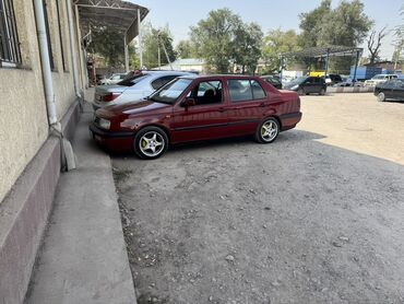 в кредит машину без первоначального взноса: Volkswagen Vento: 1993 г., 1.8 л, Механика, Бензин, Седан