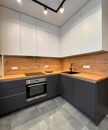 Sifarişlə mətbəx mebeli: Sifarişlə mətbəx dəsti, Özü çəkən petlələr, Mat laminat, Kredit yoxdur, Pulsuz çatdırılma — 16