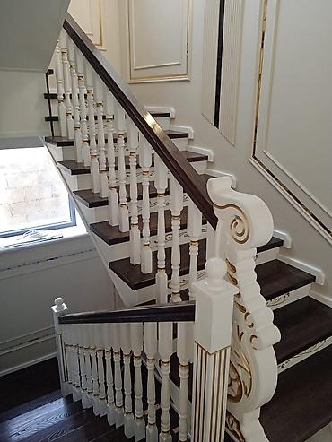 Деревянные лестницы: Деревянная лестница Для дома, Форма лестницы: Г-образная, Стиль: Классический — 20