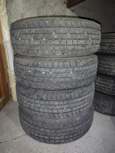 колесо 225 70 15: Шины 225 / 65 / R 17, Зима, Б/у, Комплект