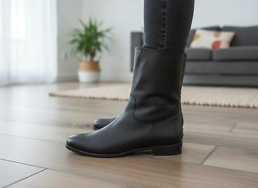 Айымдардын бут кийими: Продаю сапоги демосезонные.39 размер,кожанные.италия — 2
