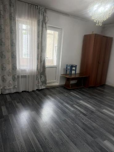 возле: 1 комната, 35 м², Аламедин-1 мкр 105 серия, 5 этаж, Косметический ремонт — 1