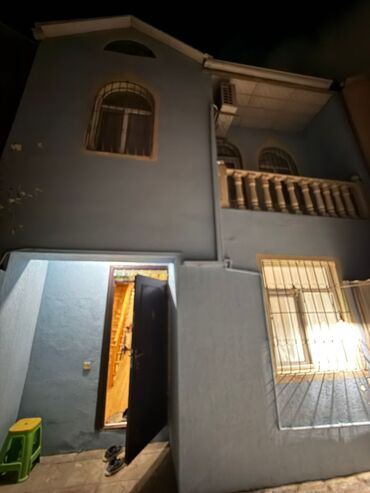 Həyət evləri və villaların satışı: İki mərtəbəli həyət evi - Plan: Yuxarı mərtəbəyə çıxışlı işıqlı — 11