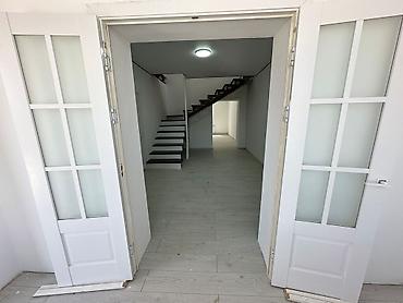 Долгосрочная аренда домов: 330 м², 8 комнат — 8