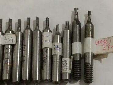 Ostali uređaji: Glodalo, 2,5mm, 3mm, 3,5mm, 4mm, 5mm Cena je po komadu od 250din za — 4