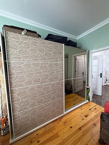 Sürgülü qapılı geniş qarderob şkafı - Ölçü: təxmini 2,4–2,6 m en lalafo.az -da Sürgülü qapılı geniş qarderob şkafı - Ölçü: təxmini 2,4–2,6 m en