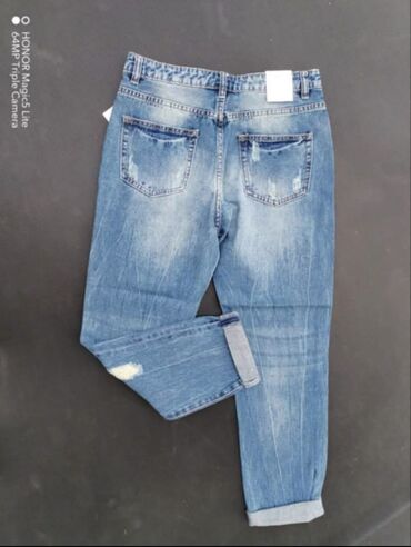 joop farmerke: M-L (beli konac)
Farmerke 
2600 din
sv