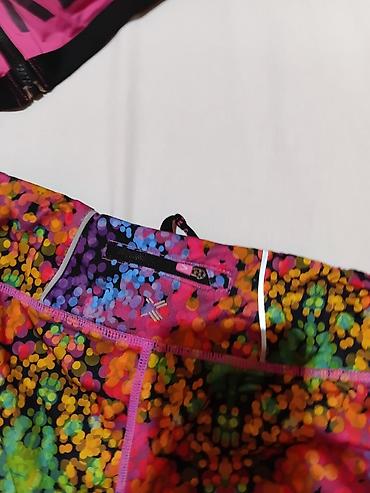 Gornji i donji deo: Sportski komplet za trening – 3 dela - Sportski grudnjak/kratki top u — 12