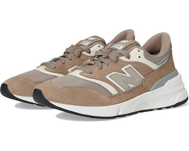 спортивные костюмы для женщин: Эркектердин кроссовкасы, 40, New Balance, Жаңы, түсү - Күрөң, Өзү алып кетүү, Акысыз жеткирүү, Акылуу жеткирүү