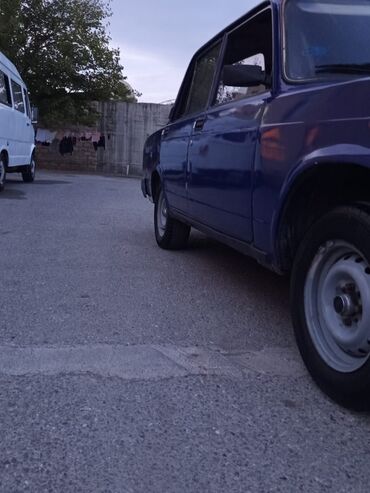 VAZ (LADA): Vaz 2107,baltqa regi Xüsusiyyətlər: - Kuzov: klassik 4 qapılı, mavi — 7