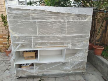 вешалка в прихожую настенная: Polka rəf iki ədəd maqazin üçün nəzərdə tutulmuşdur və əlavə olaraq