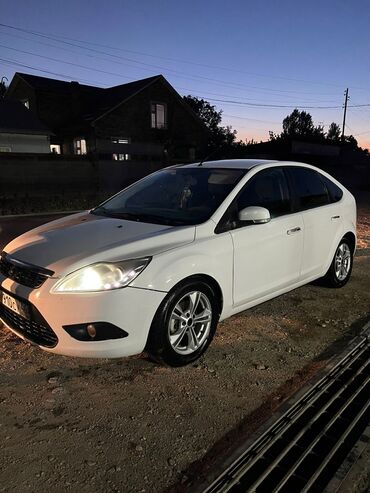 Ford: Ford Focus: 2011 г., 1.6 л, Механика, Бензин