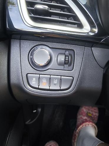 жена: Chevrolet Spark: 2019 г., 0.9 л, Автомат, Бензин, Хэтчбэк — 8