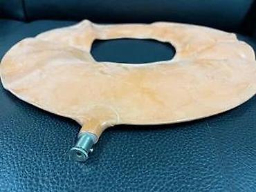 igracke za bazen: Gumeni prstenasti jastuk na naduvavanje sa metalnim ventilom. - — 5
